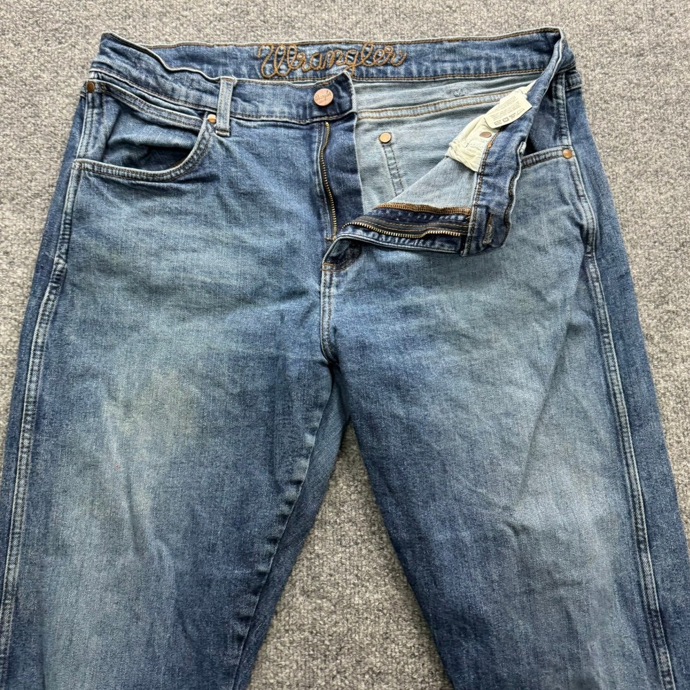 Wrangler Jeans Men's 36x32 Blue Straight Leg Cotton Stretch Casual Denim Pants